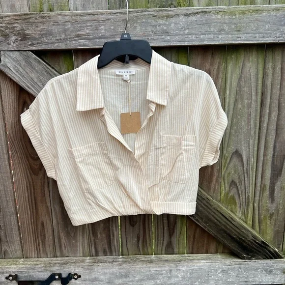 👗Blu Pepper cropped Cream Striped Top - Picture 2 of 8